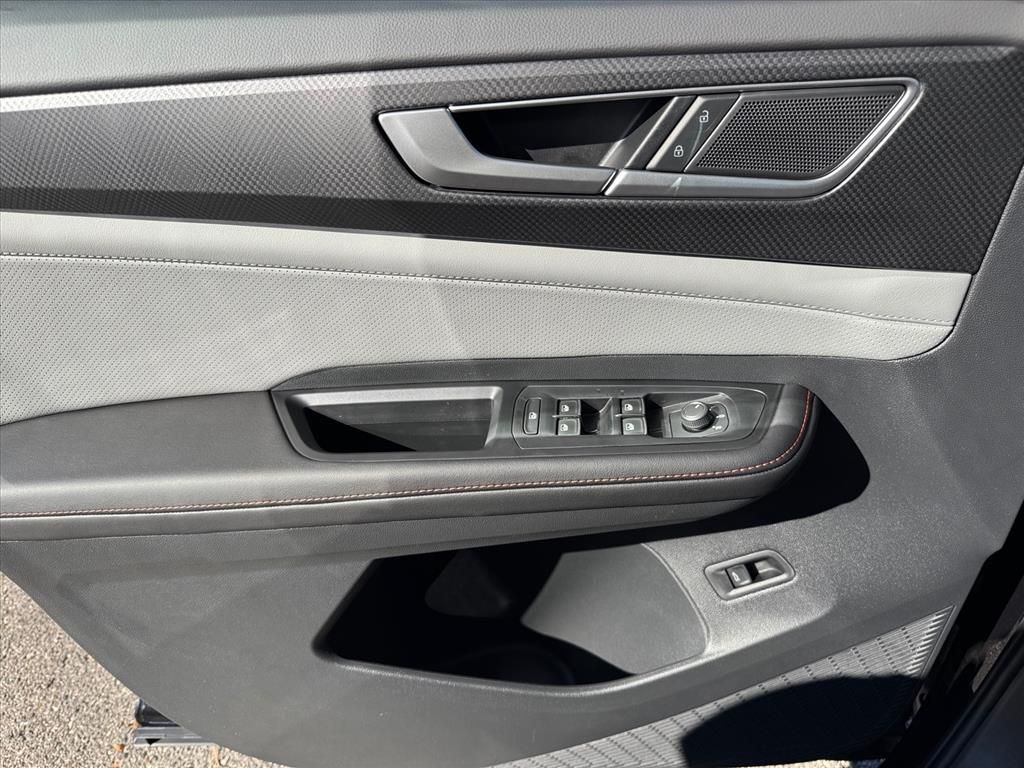 New 2026 Deep Black Pearl Volkswagen 2.0T Peak Edition image 18