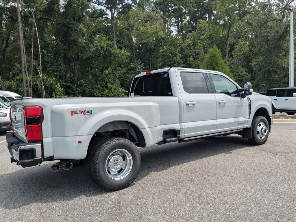 2026 Ford F-350 Super Duty LARIAT