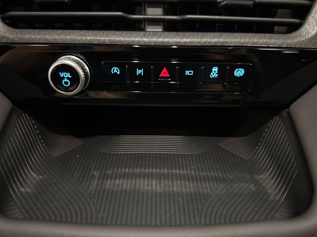 New 2026 White Ford Platinum image 35