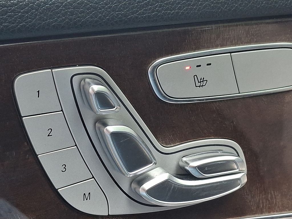 Thumbnail: 2015 Mercedes-Benz C-Class - 24