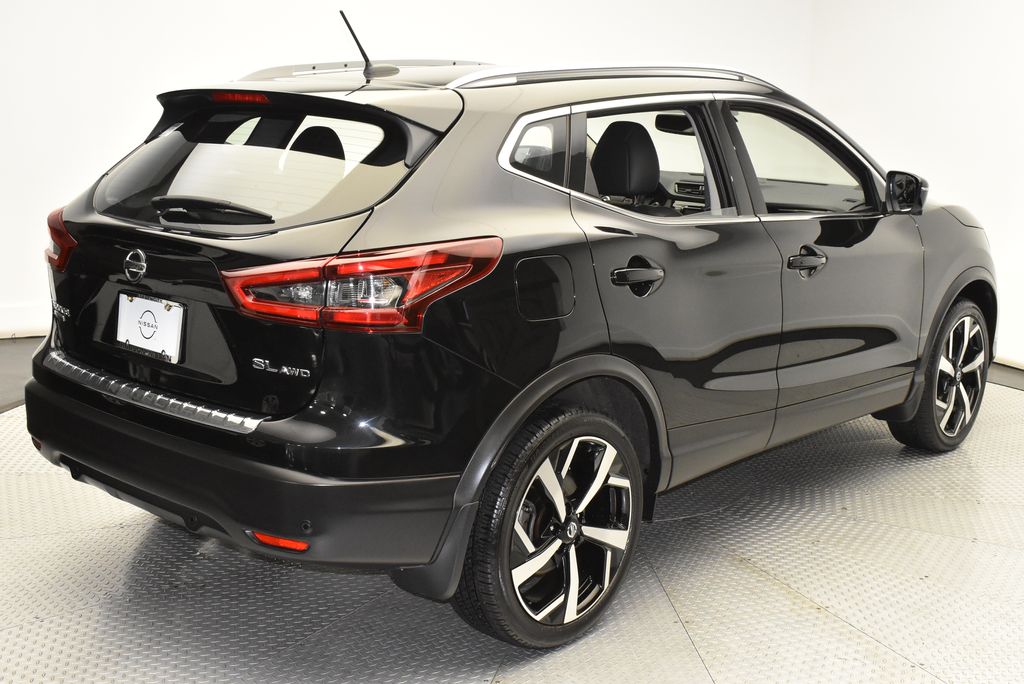2022 Nissan Rogue Sport SL 5