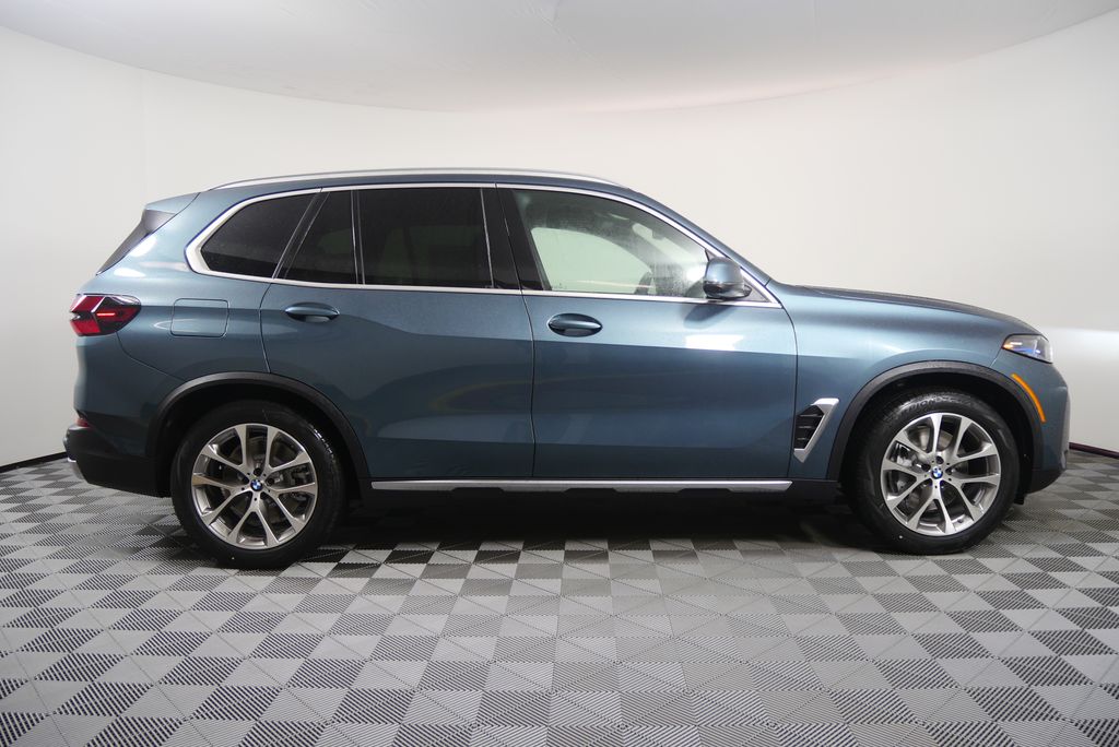 Thumbnail: 2026 BMW X5 - 2