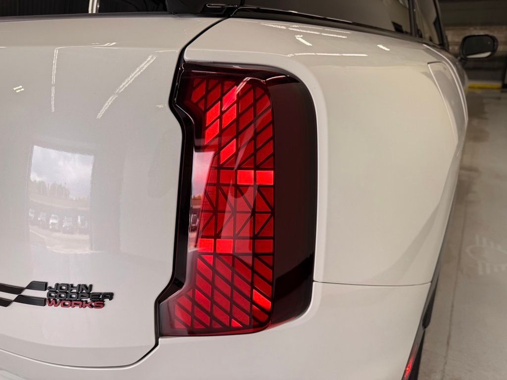Thumbnail: 2027 MINI Cooper Countryman - 5