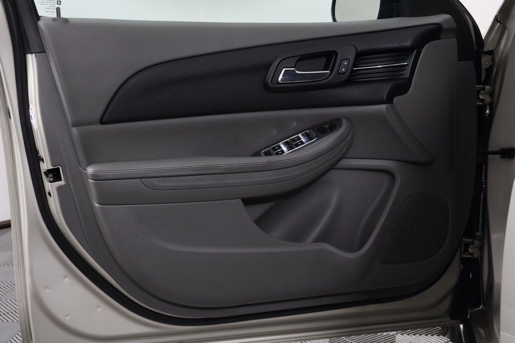 2013 Chevrolet Malibu LS 12