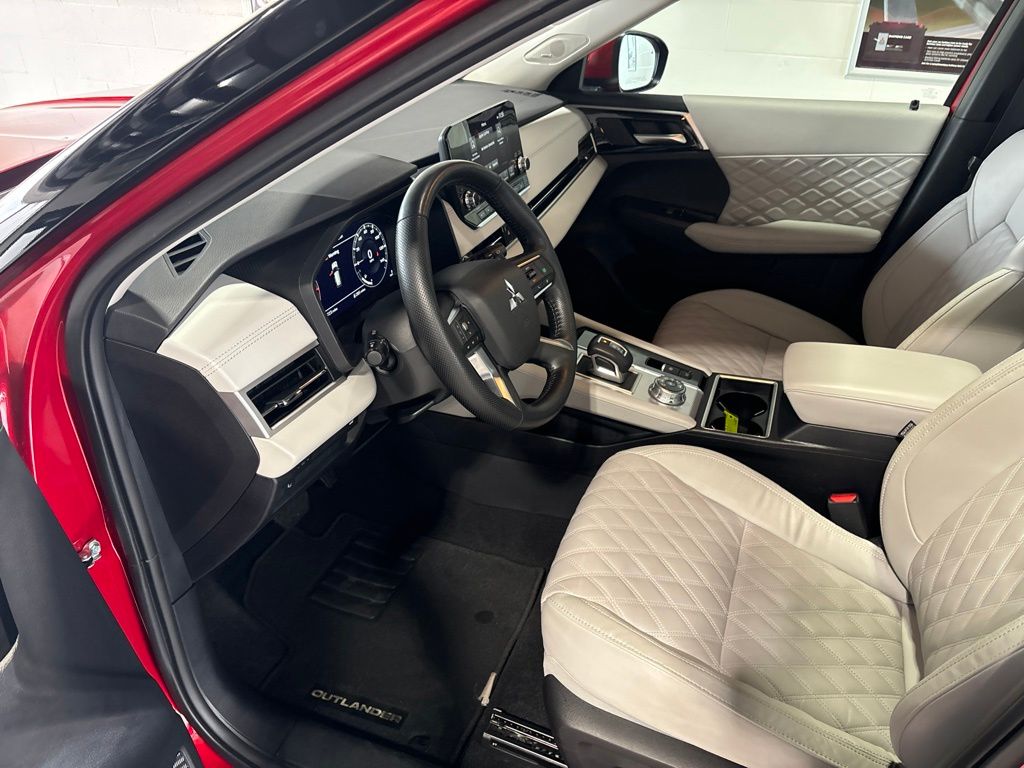 Used 2024 Mitsubishi Outlander SUV