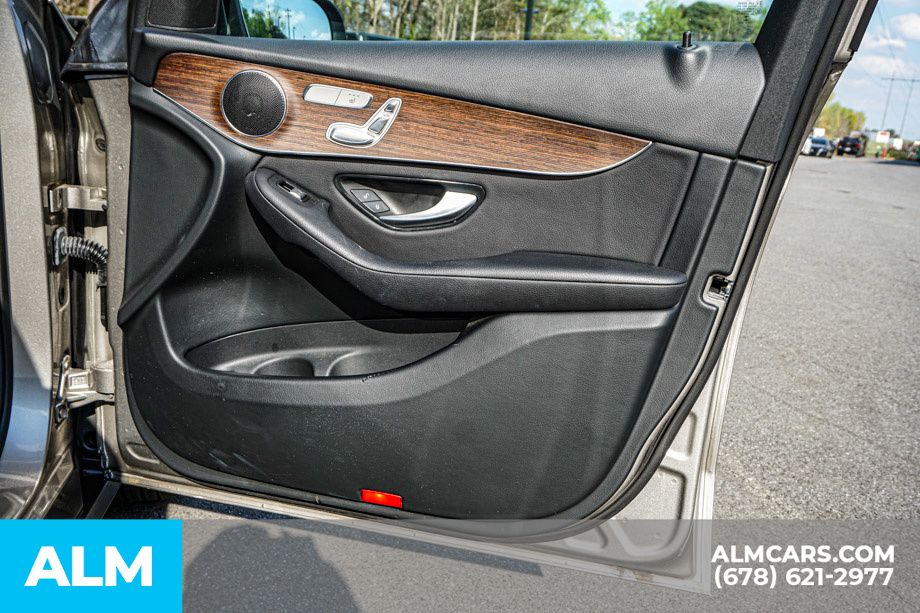 Used 2022 Silver Mercedes-Benz GLC 300 image 55