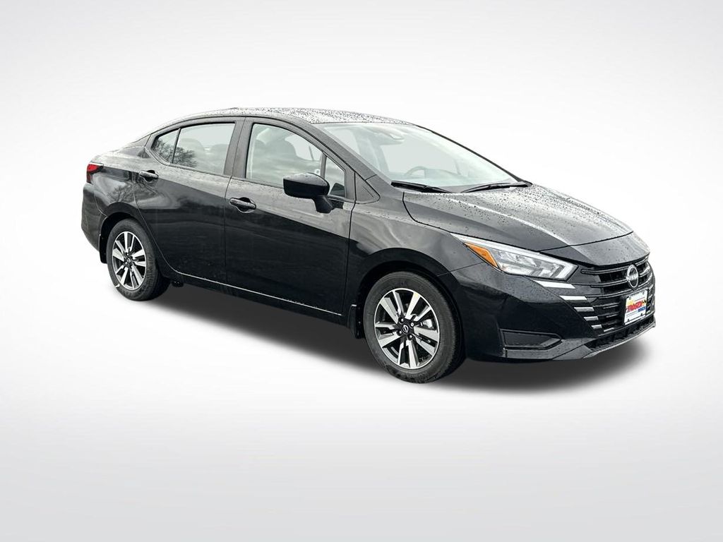 2025 Nissan Versa 1.6 SV photo