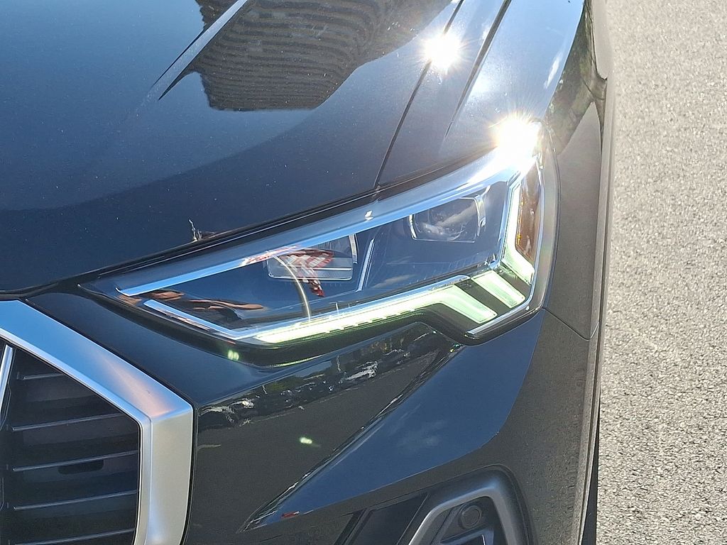 Thumbnail: 2025 Audi Q3 - 6