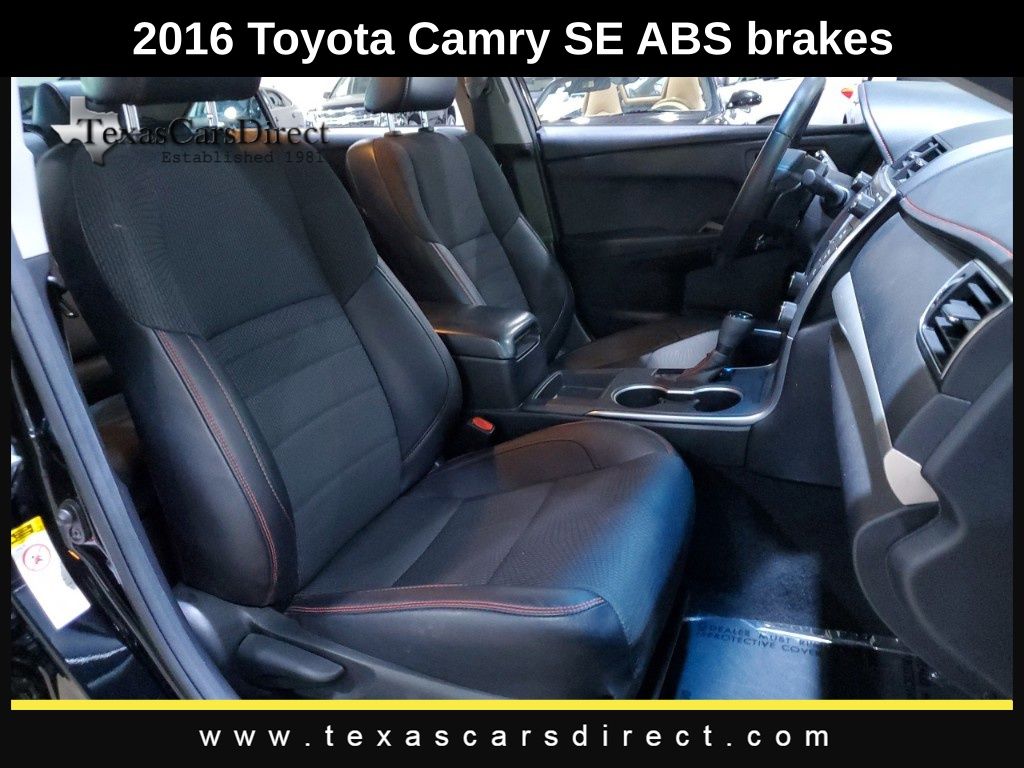 2016 Toyota Camry SE 14