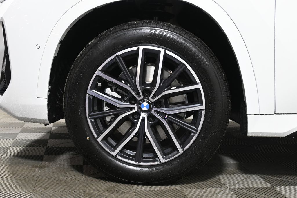 Thumbnail: 2026 BMW X1 - 12