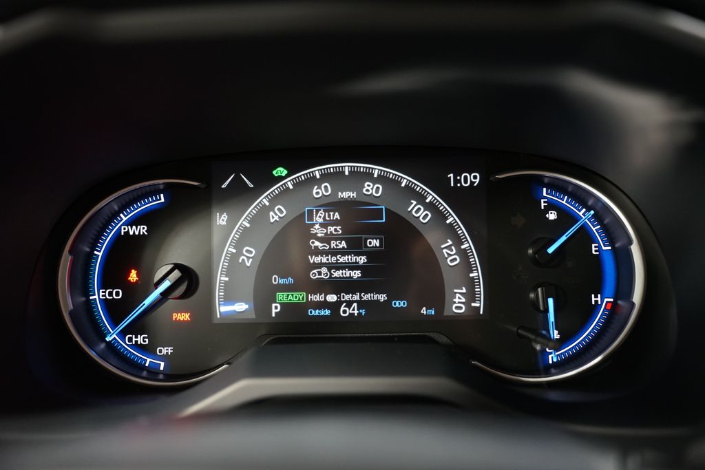 2025 Toyota RAV4 LE 15