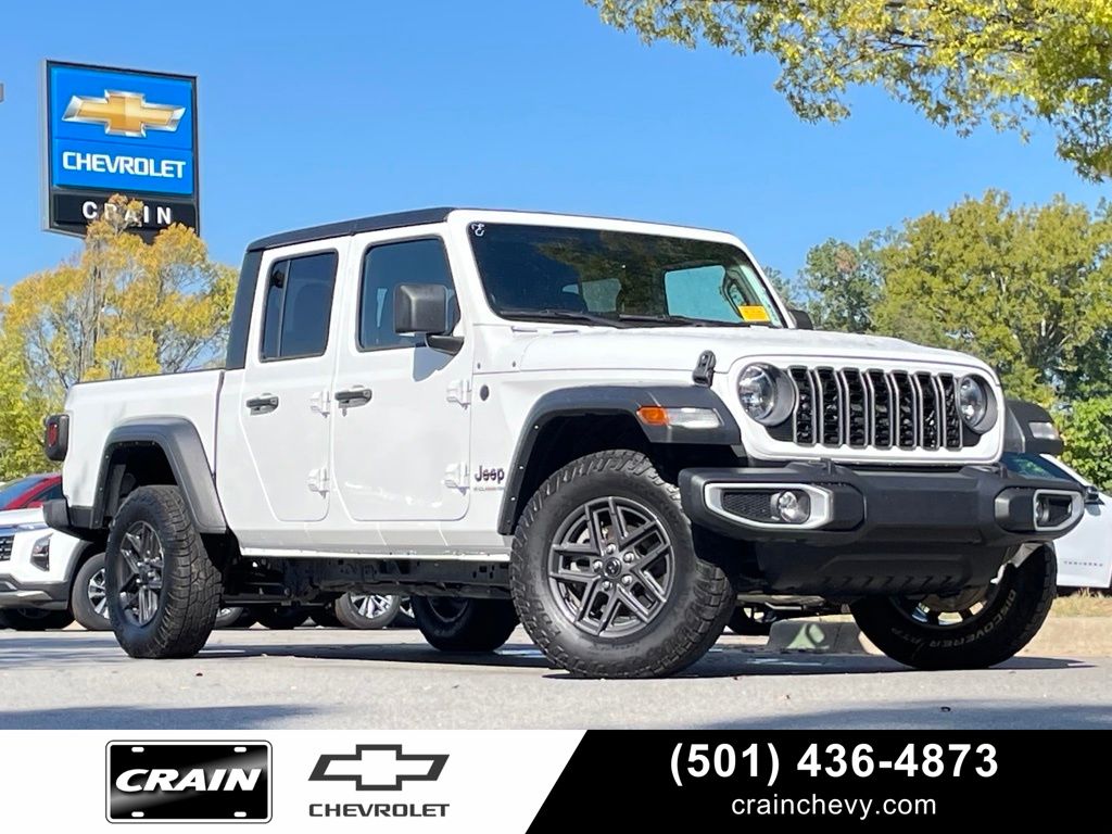 Bright White Clearcoat 2025 Jeep Gladiator Pickup Truck Four-Wheel Drive 8-Speed Automatic