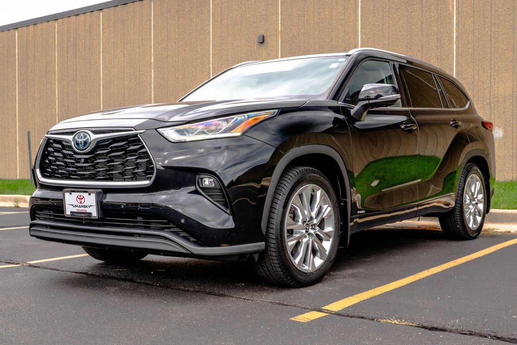 Used 2022 Toyota Highlander Hybrid SUV