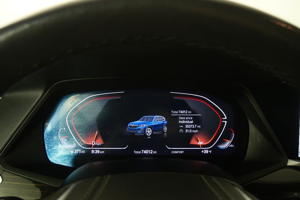 Thumbnail: 2021 BMW X5 - 21