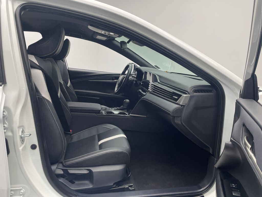 Thumbnail: 2025 Toyota Camry - 21