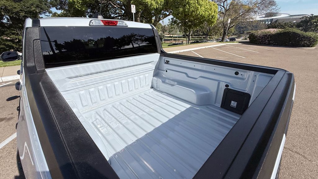 Used 2025 Ford Maverick XL 4D Crew Cab