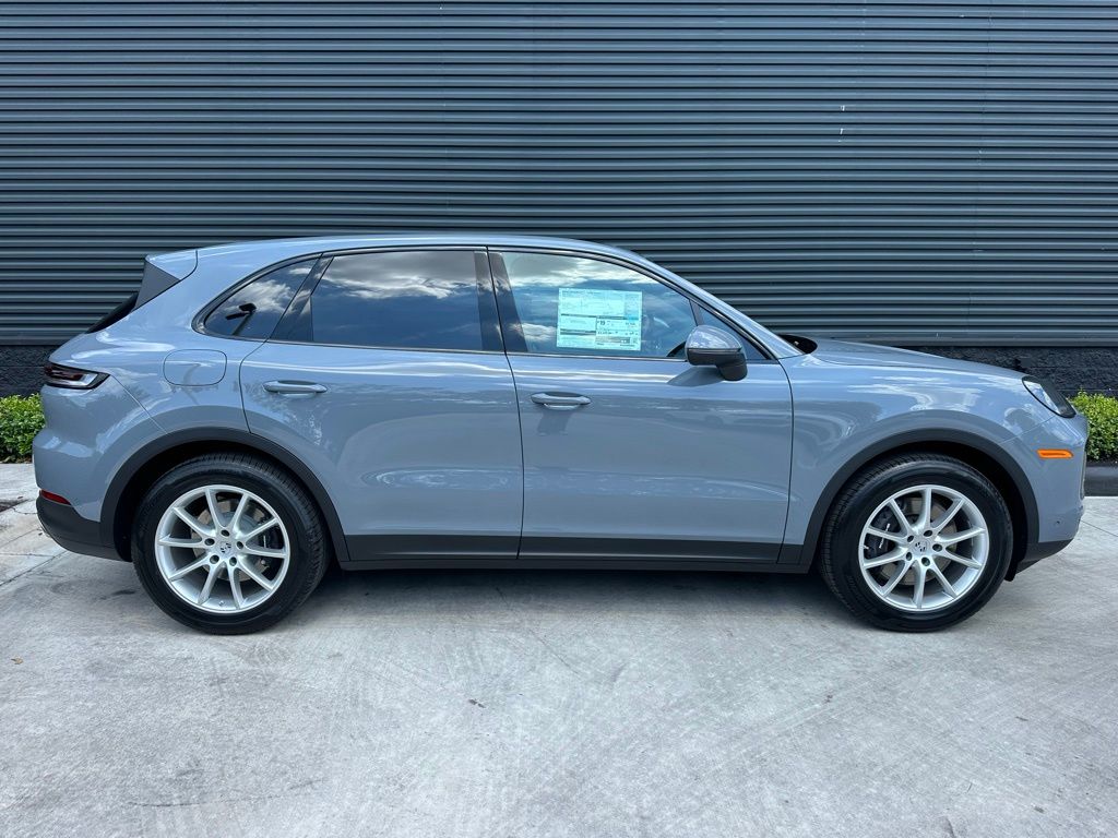 Thumbnail: 2026 Porsche Cayenne - 10