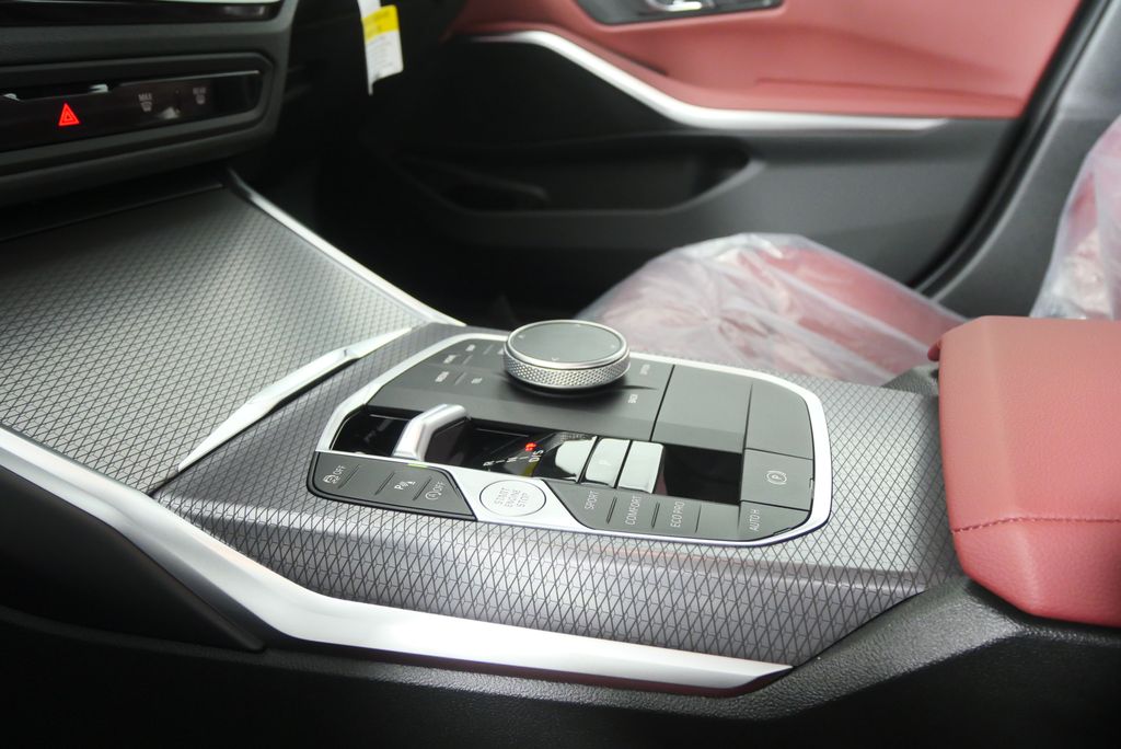 Thumbnail: 2026 BMW 3 Series - 21