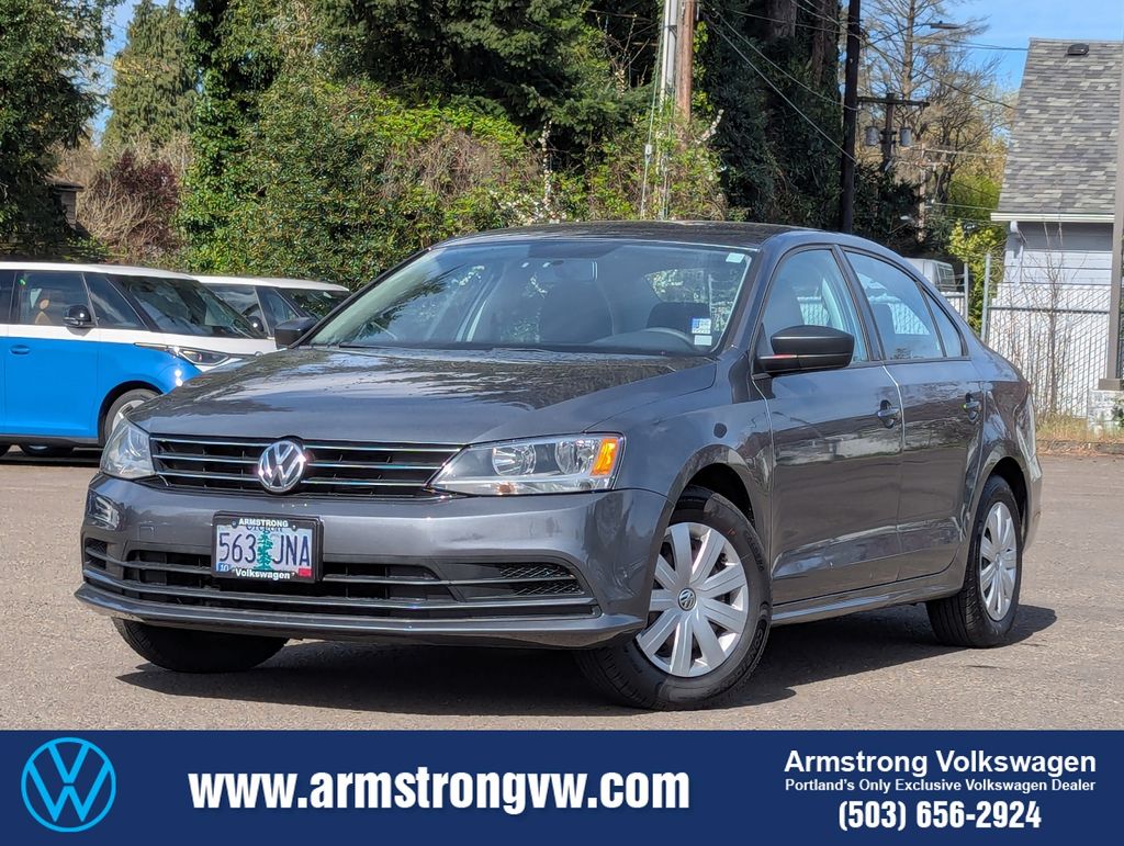 Platinum Gray Metallic 2015 Volkswagen Jetta S Sedan Front-Wheel Drive 5-Speed Manual