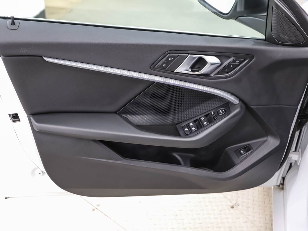 Thumbnail: 2024 BMW 2 Series - 9