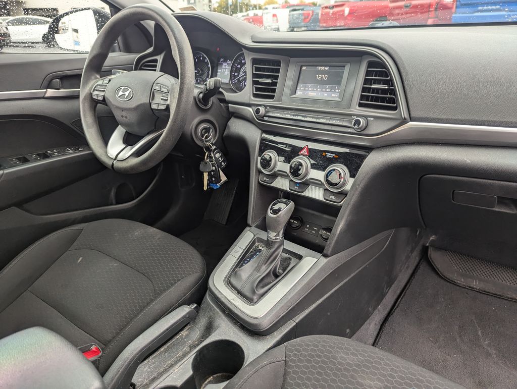 2019 Hyundai Elantra SE 31