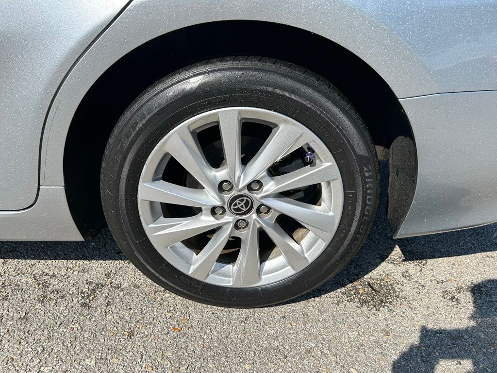 Thumbnail: 2023 Toyota Camry - 9