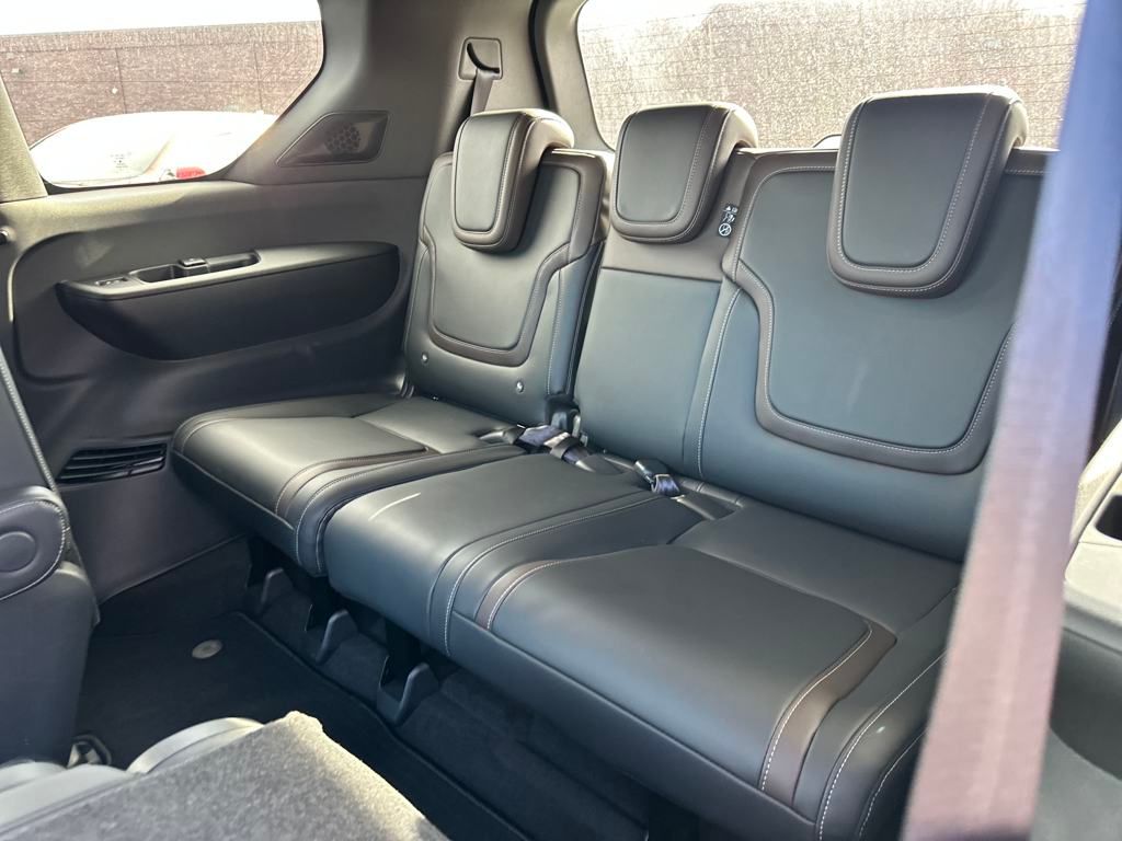 2025 Nissan Armada SL photo