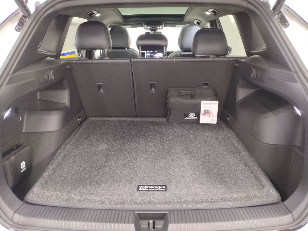 2025 Volkswagen Tiguan 2.0T SE R-Line Black