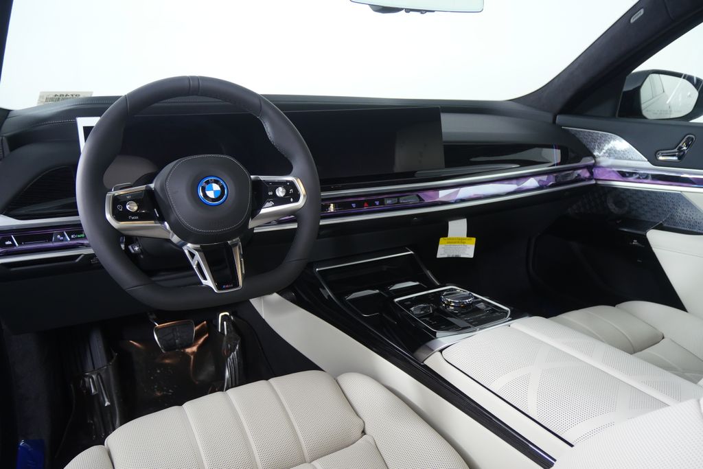 Thumbnail: 2026 BMW i7 - 17