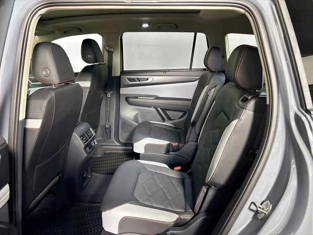 2026 Volkswagen Atlas 2.0T Peak Edition