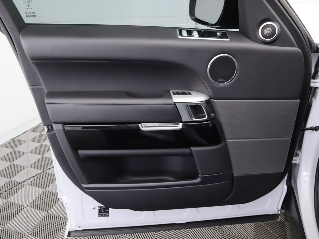 Thumbnail: 2022 Land Rover Range Rover Sport - 24