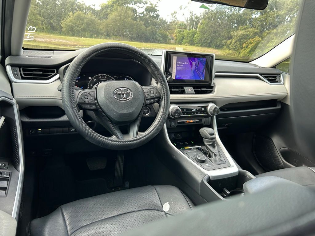 Thumbnail: 2025 Toyota RAV4 - 12