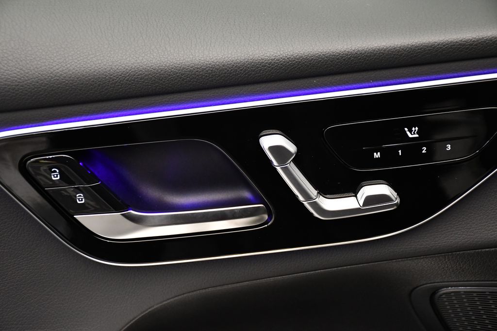 Thumbnail: 2025 Mercedes-Benz GLC - 31