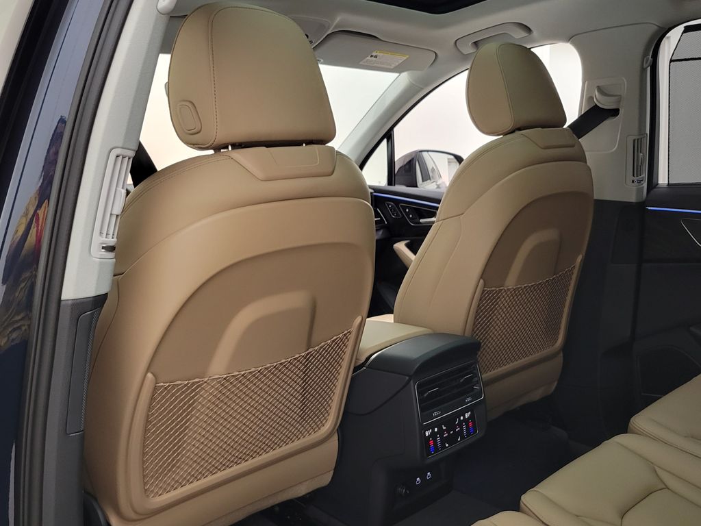 Thumbnail: 2026 Audi Q7 - 26