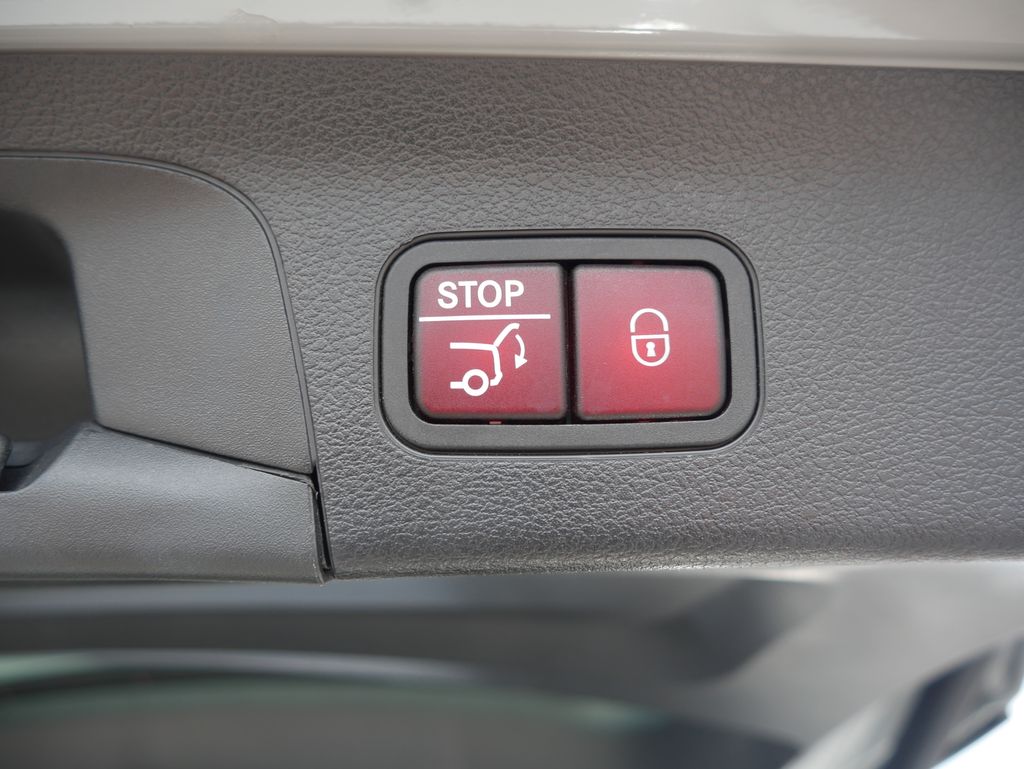 Thumbnail: 2024 Mercedes-Benz GLS - 23