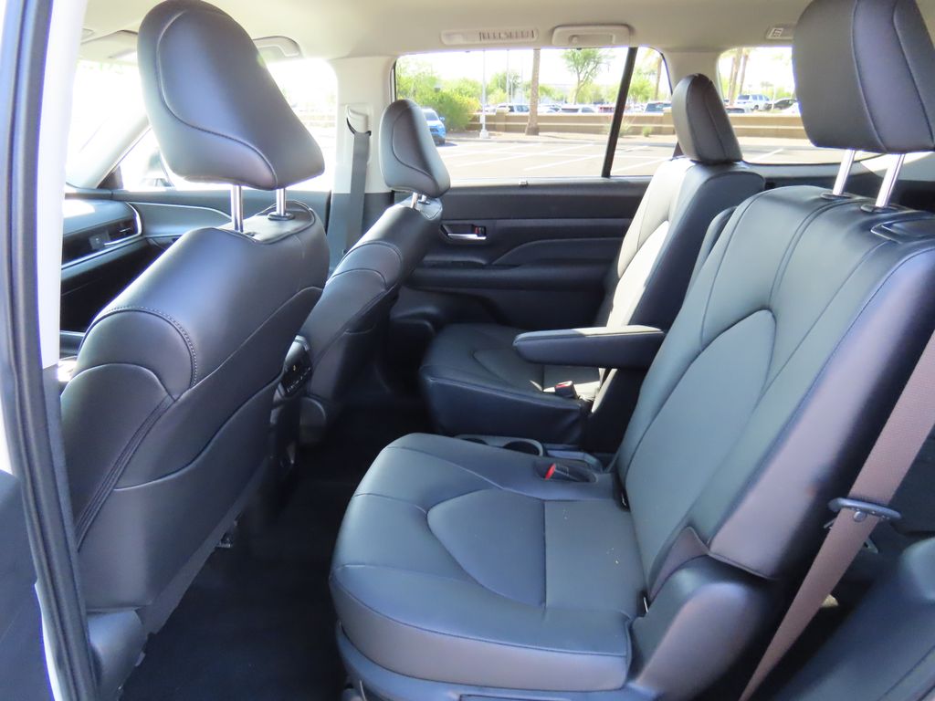 2024 Toyota Grand Highlander XLE 20