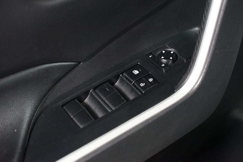 Thumbnail: 2020 Toyota RAV4 - 28