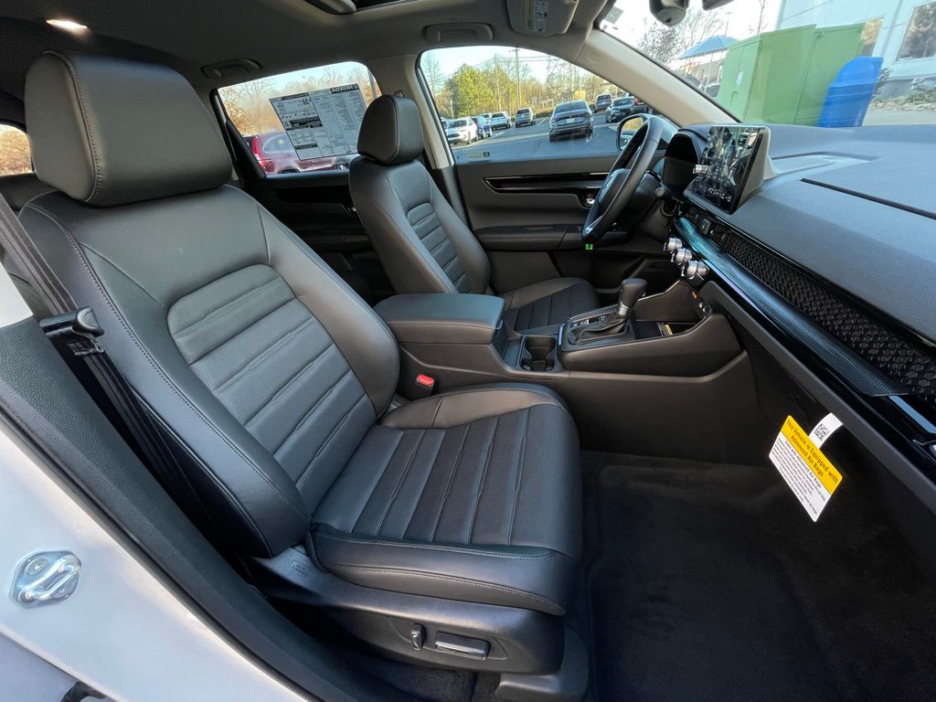 2025 Honda CR-V EX-L 32