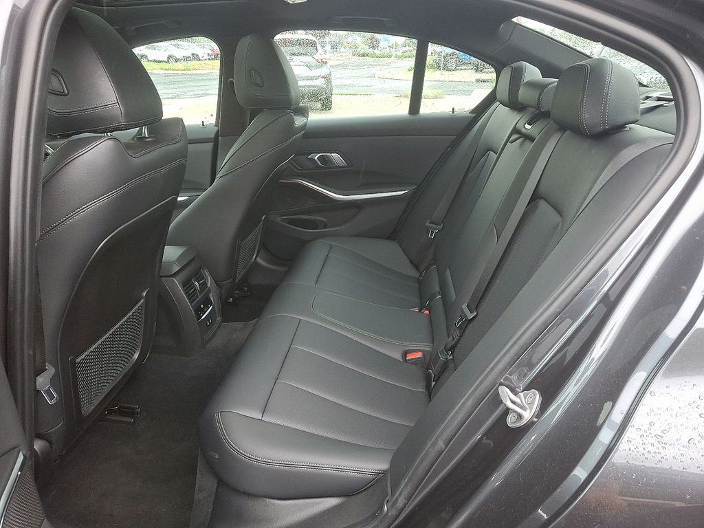 2022 BMW 3 Series 330i xDrive 10