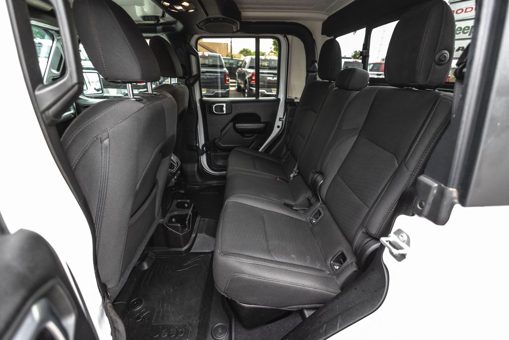 2020 Jeep Gladiator Sport thumbnail 29