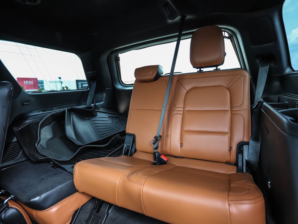 Thumbnail: 2019 Lincoln Navigator - 24