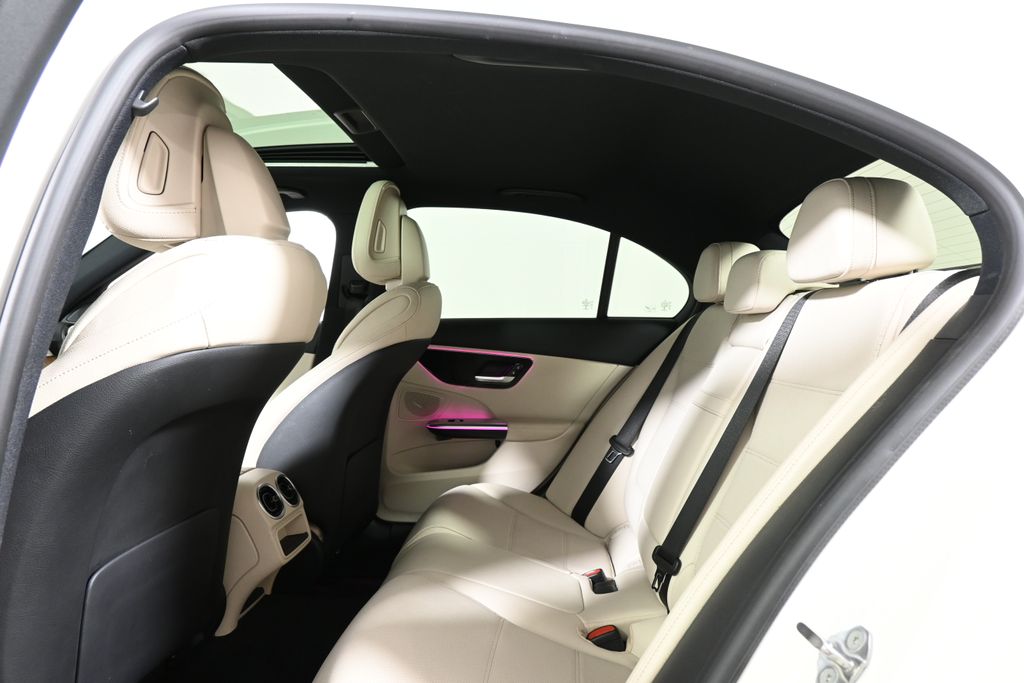 Thumbnail: 2022 Mercedes-Benz C-Class - 7