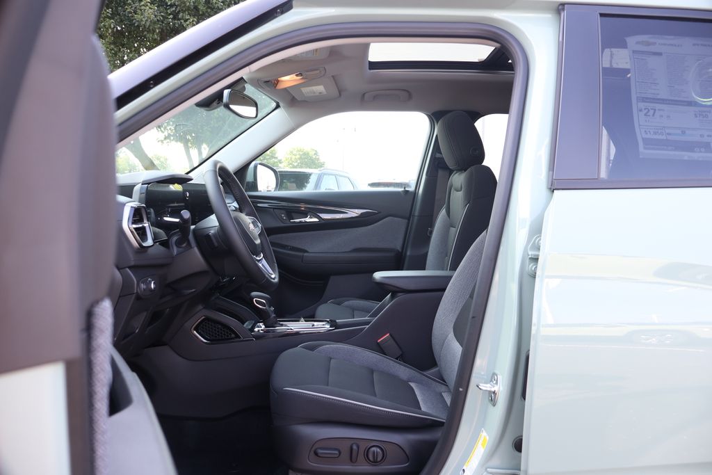 Thumbnail: 2026 Chevrolet TrailBlazer - 14