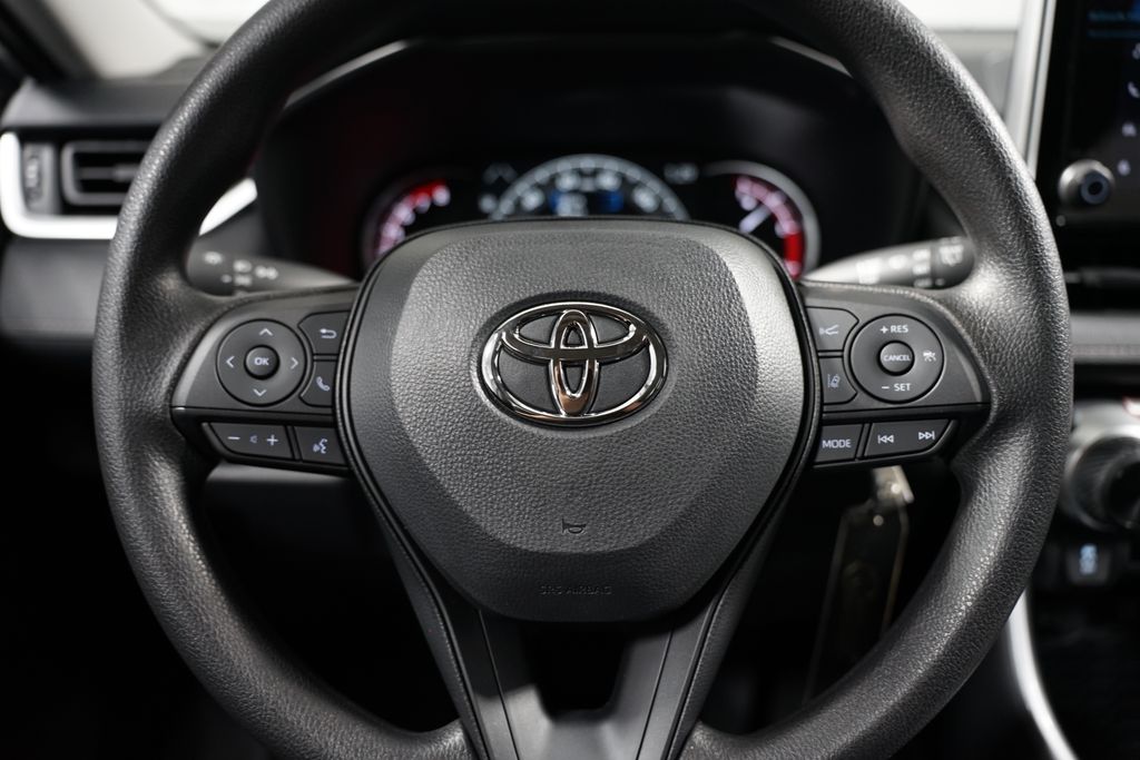 2025 Toyota RAV4 LE 12