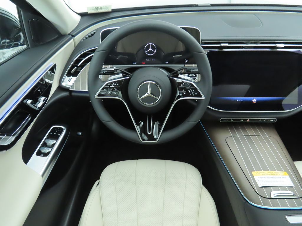 Thumbnail: 2025 Mercedes-Benz E-Class - 10