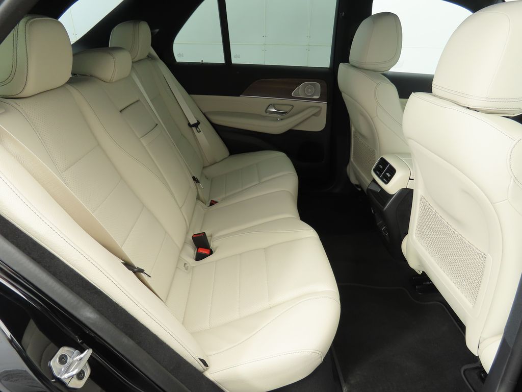 Thumbnail: 2026 Mercedes-Benz GLE - 22