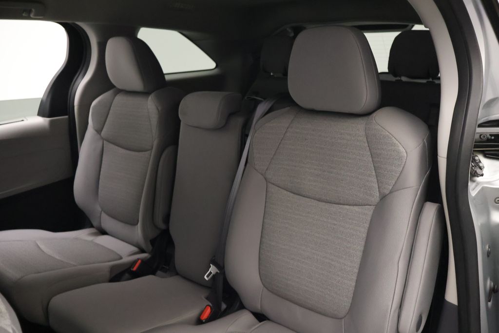 Thumbnail: 2023 Toyota Sienna - 18