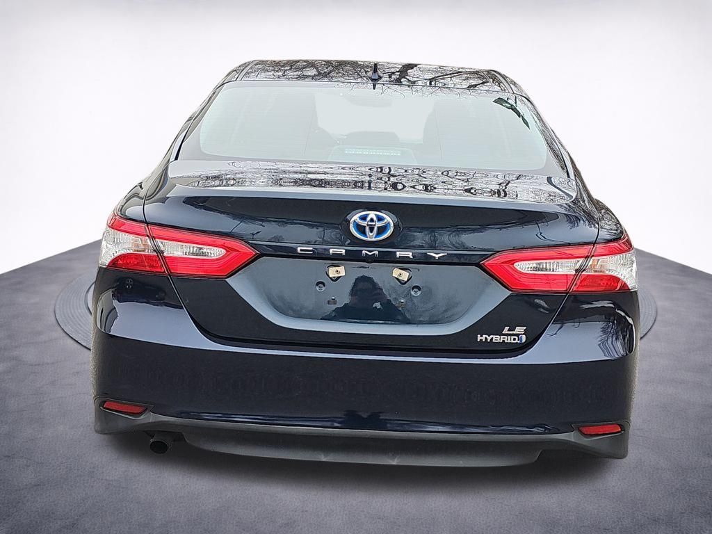 2019 Toyota Camry Hybrid LE