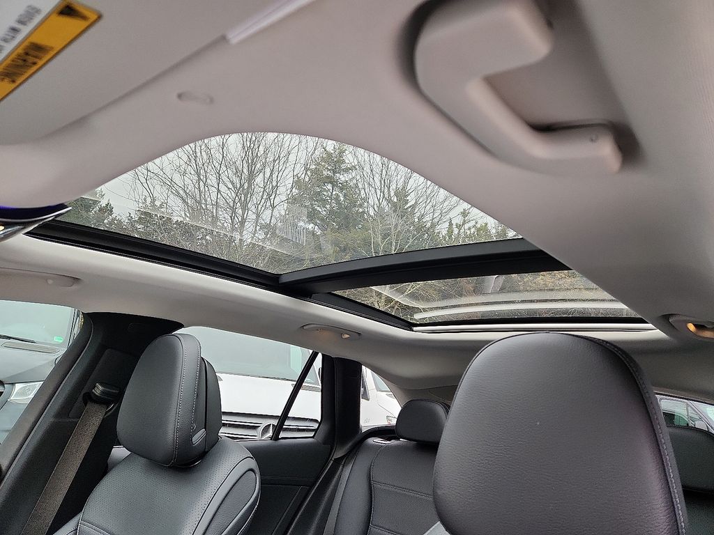 Thumbnail: 2025 Mercedes-Benz GLC - 14