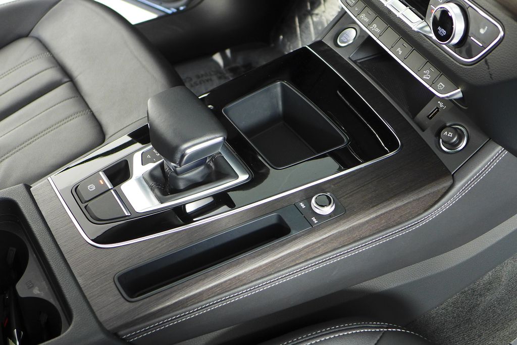 Thumbnail: 2023 Audi Q5 - 15